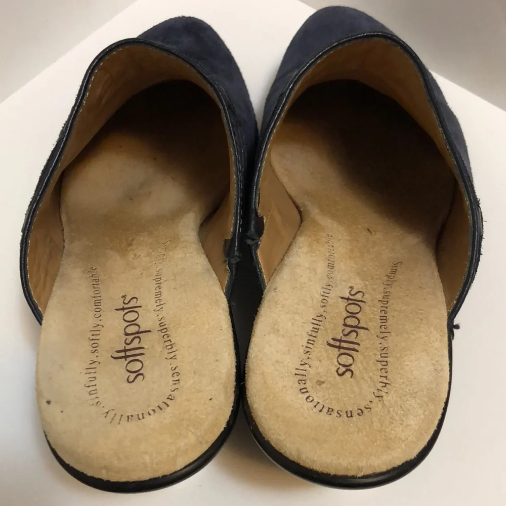 Blue soft spots size 9.5 M